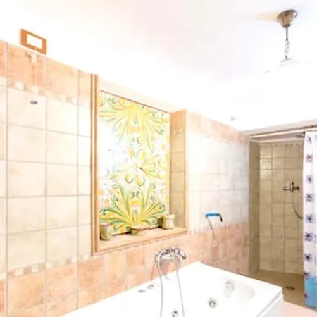 Comfortable In 80 M² + Terrace Apartment Modica
