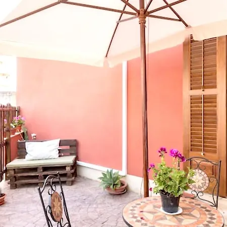 Apartment Comfortable In 80 M² + Terrace *