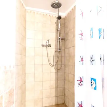 Comfortable In 80 M² + Terrace *