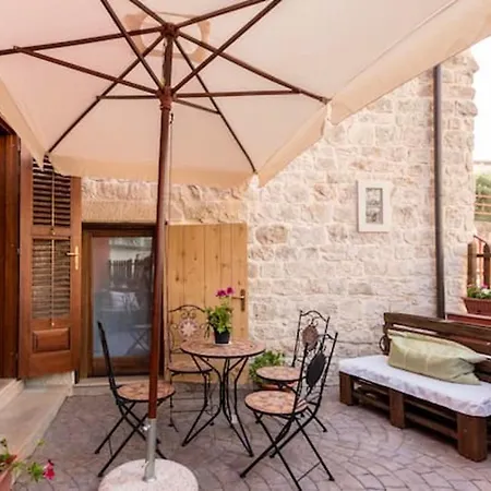 Comfortable In 80 M² + Terrace Apartment