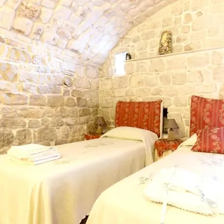 Comfortable In 80 M² + Terrace Apartment